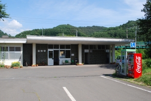 目時駅・駅舎