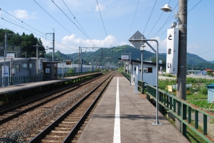 斗米駅ホーム